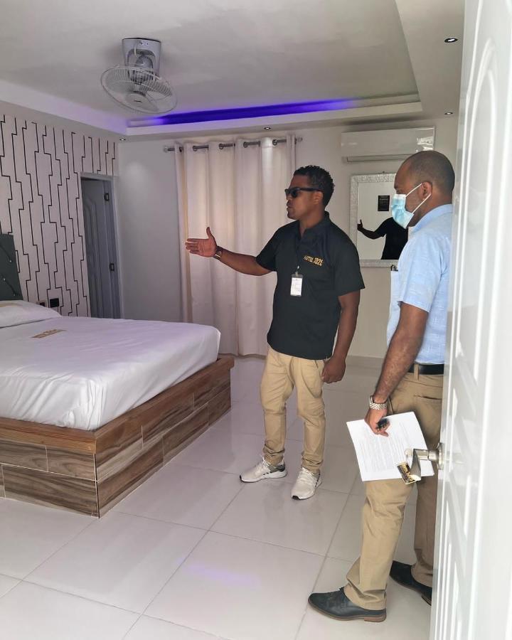 Hotel1325 Bani Bagian luar foto