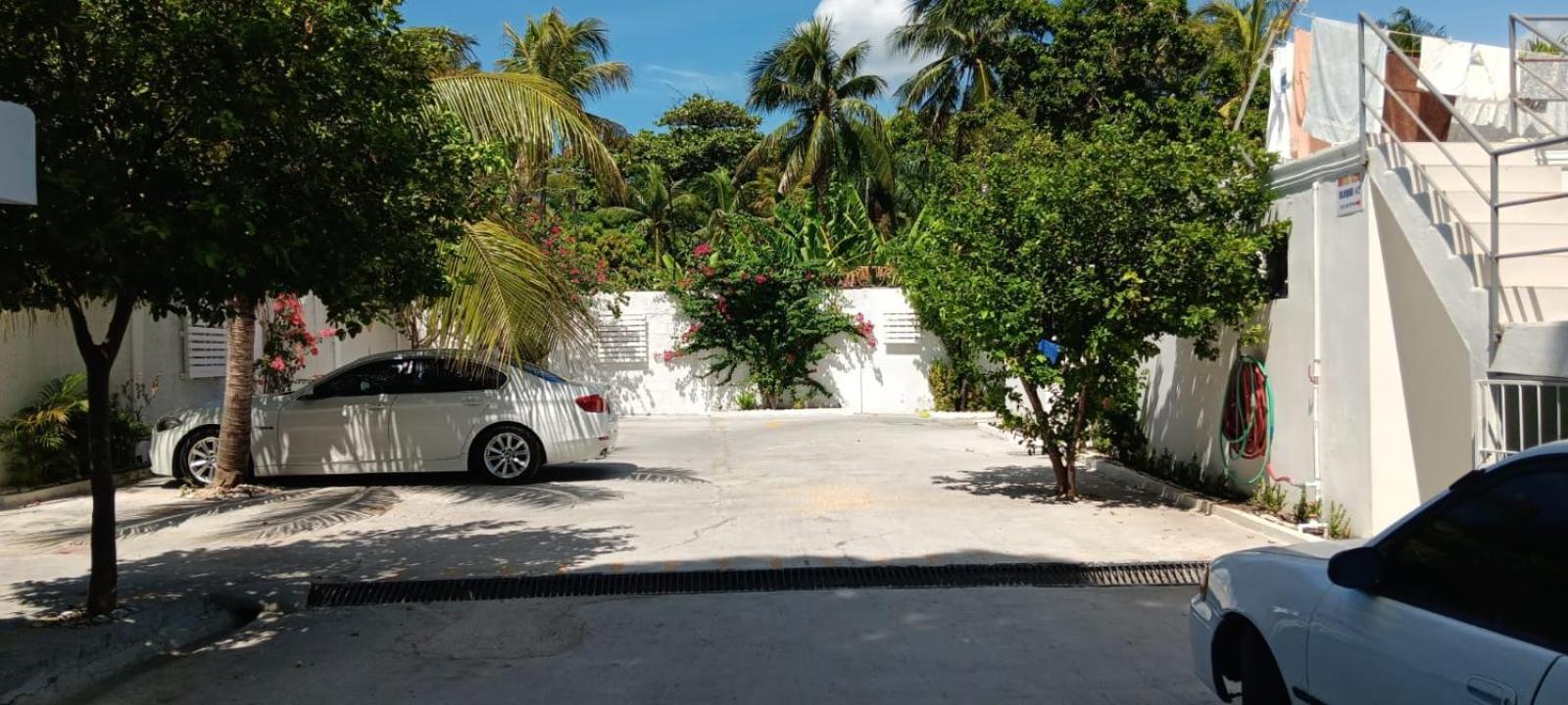 Hotel1325 Bani Bagian luar foto